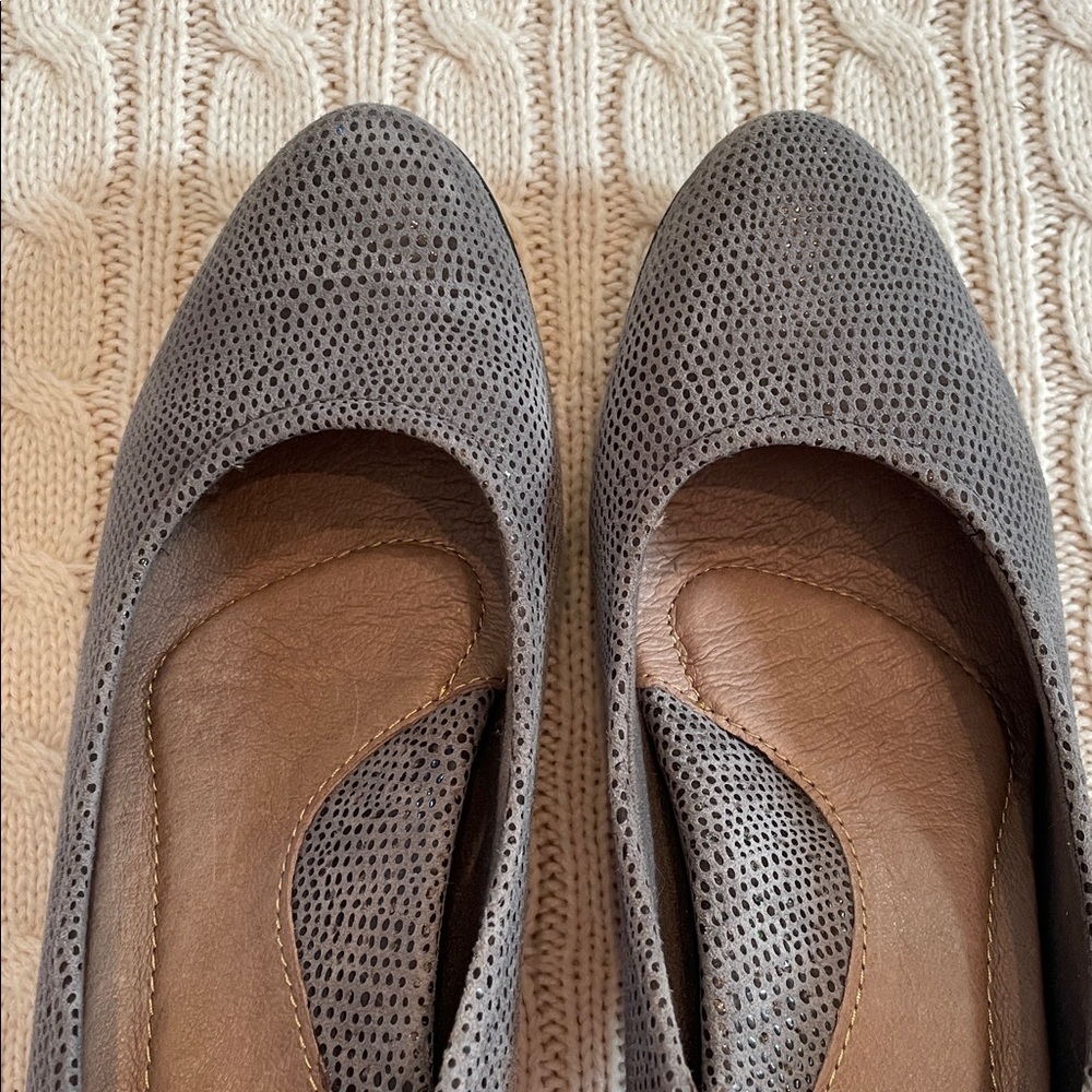 NWOT Earth Bijou 8B grey print leather suede pumps sparkle 2” heel cushion sole - Picture 12 of 15